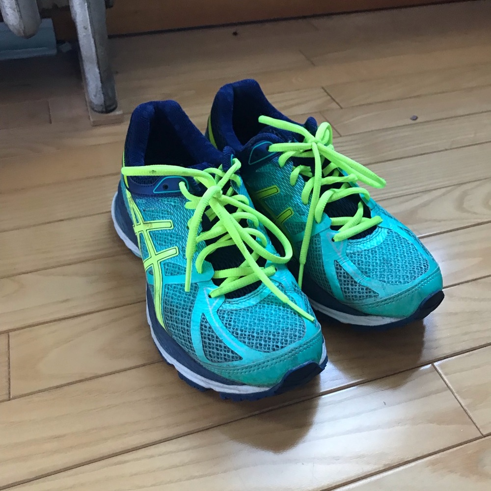 ASICS running shoes sz 7